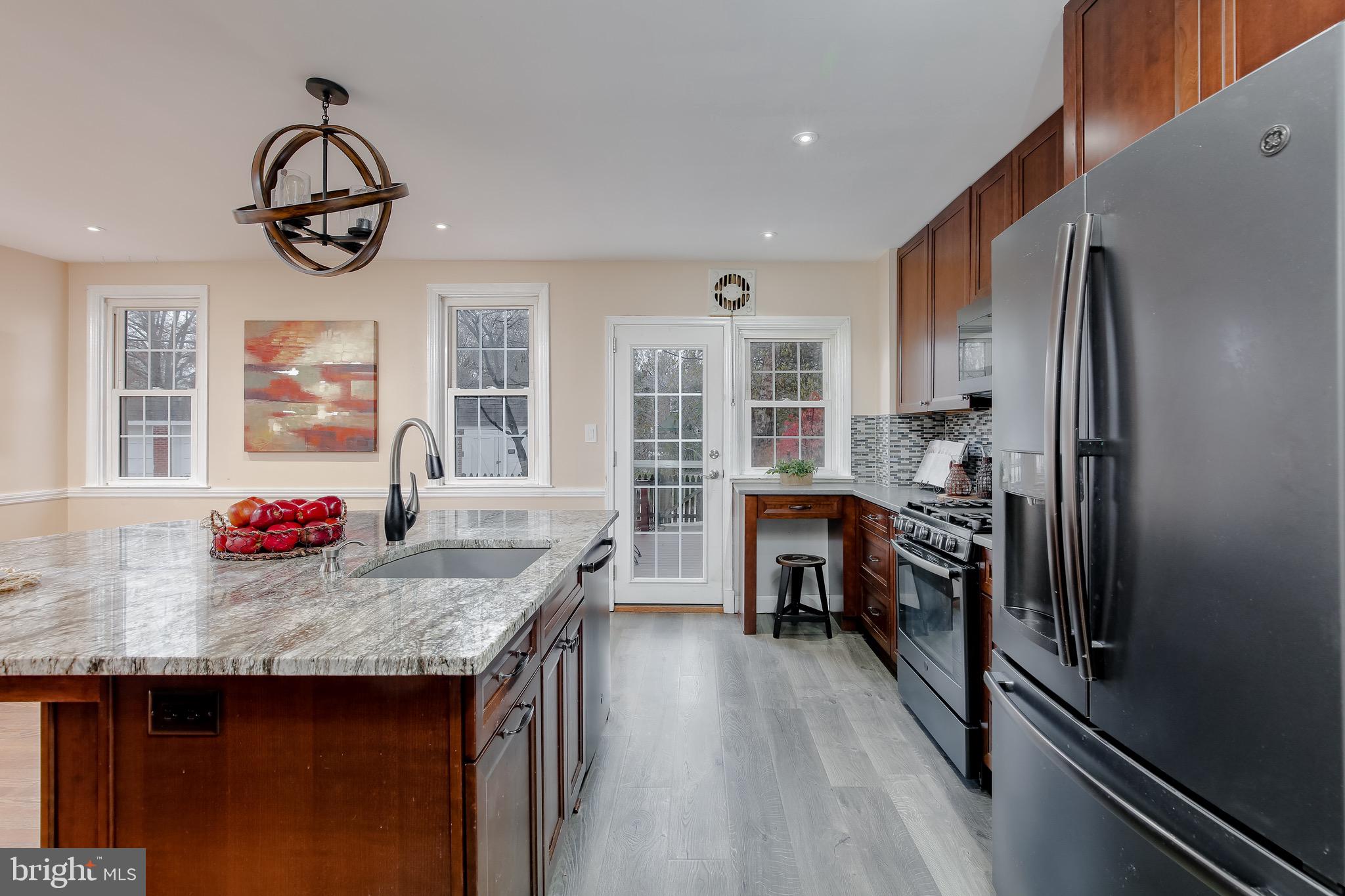 225 Blenheim Road Baltimore, MD 21212 - Photo 13 of 40 Kitchen with great view to backyard