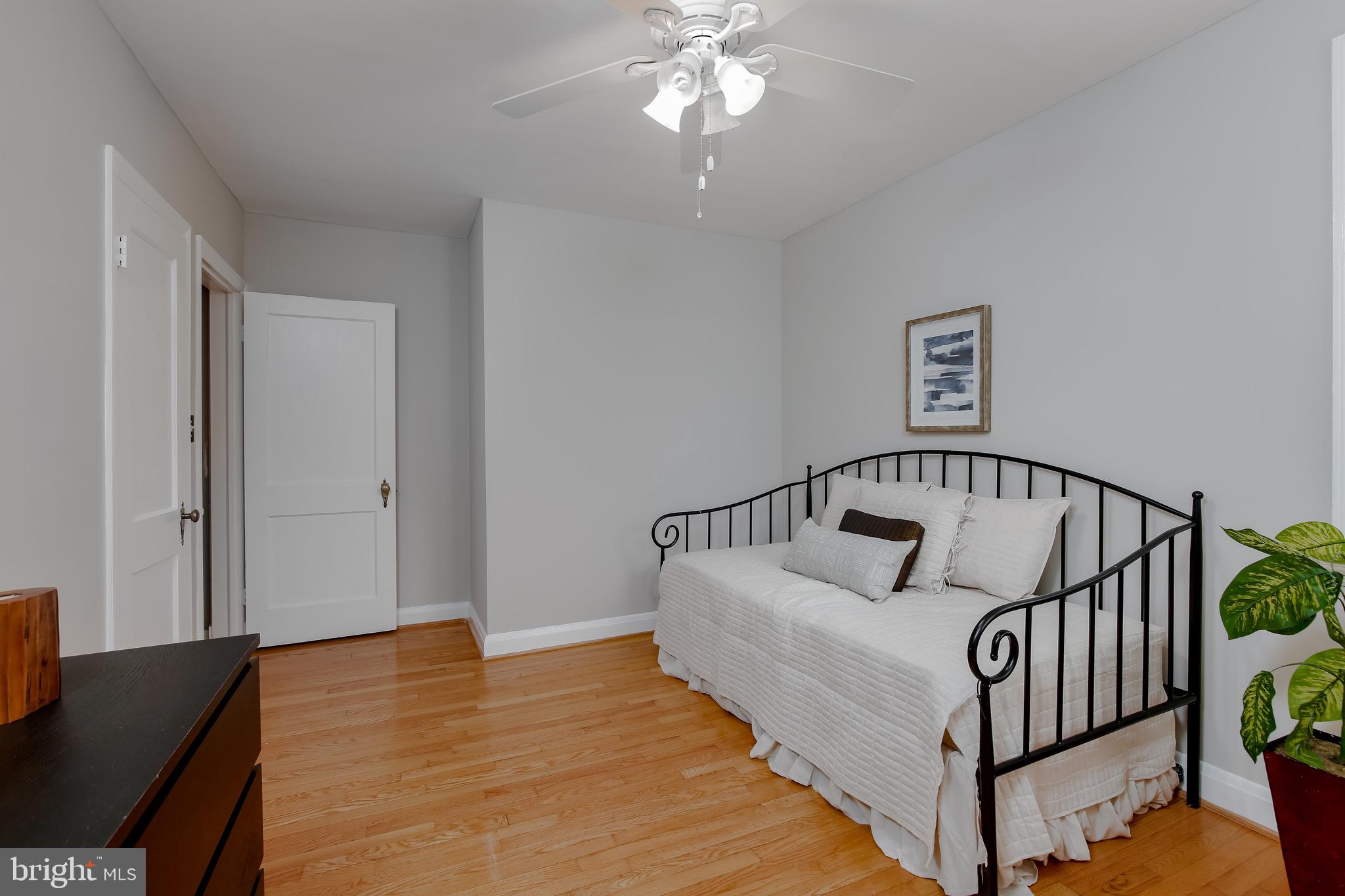 225 Blenheim Road Baltimore, MD 21212 - Photo 20 of 40 Second bedroom