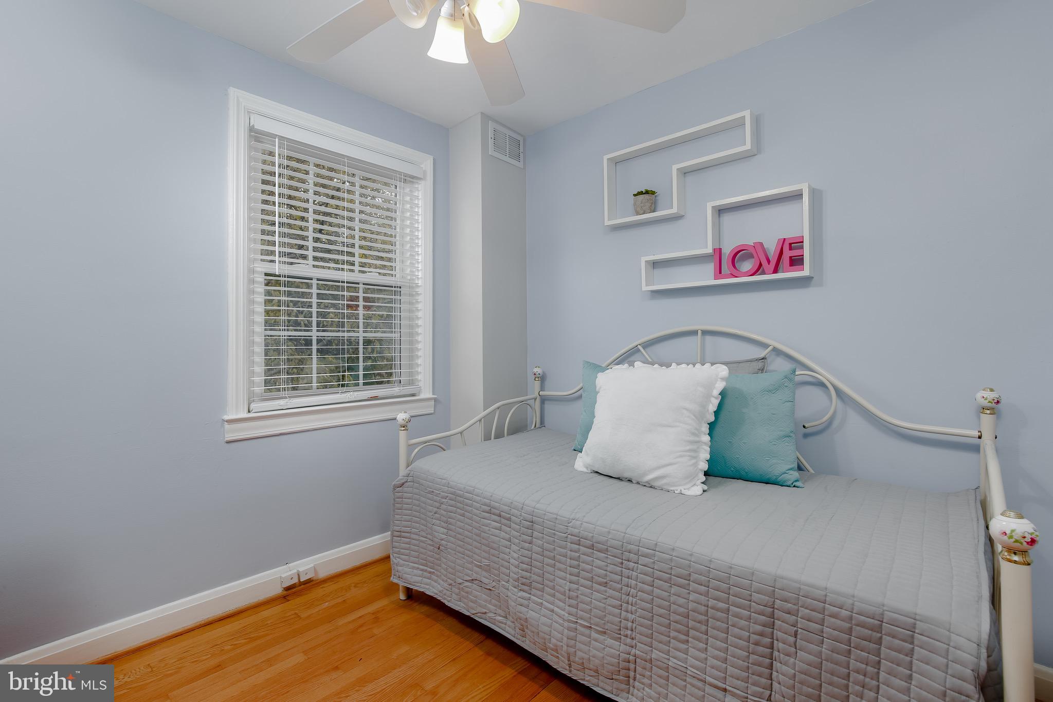 225 Blenheim Road Baltimore, MD 21212 - Photo 21 of 40 Third bedroom