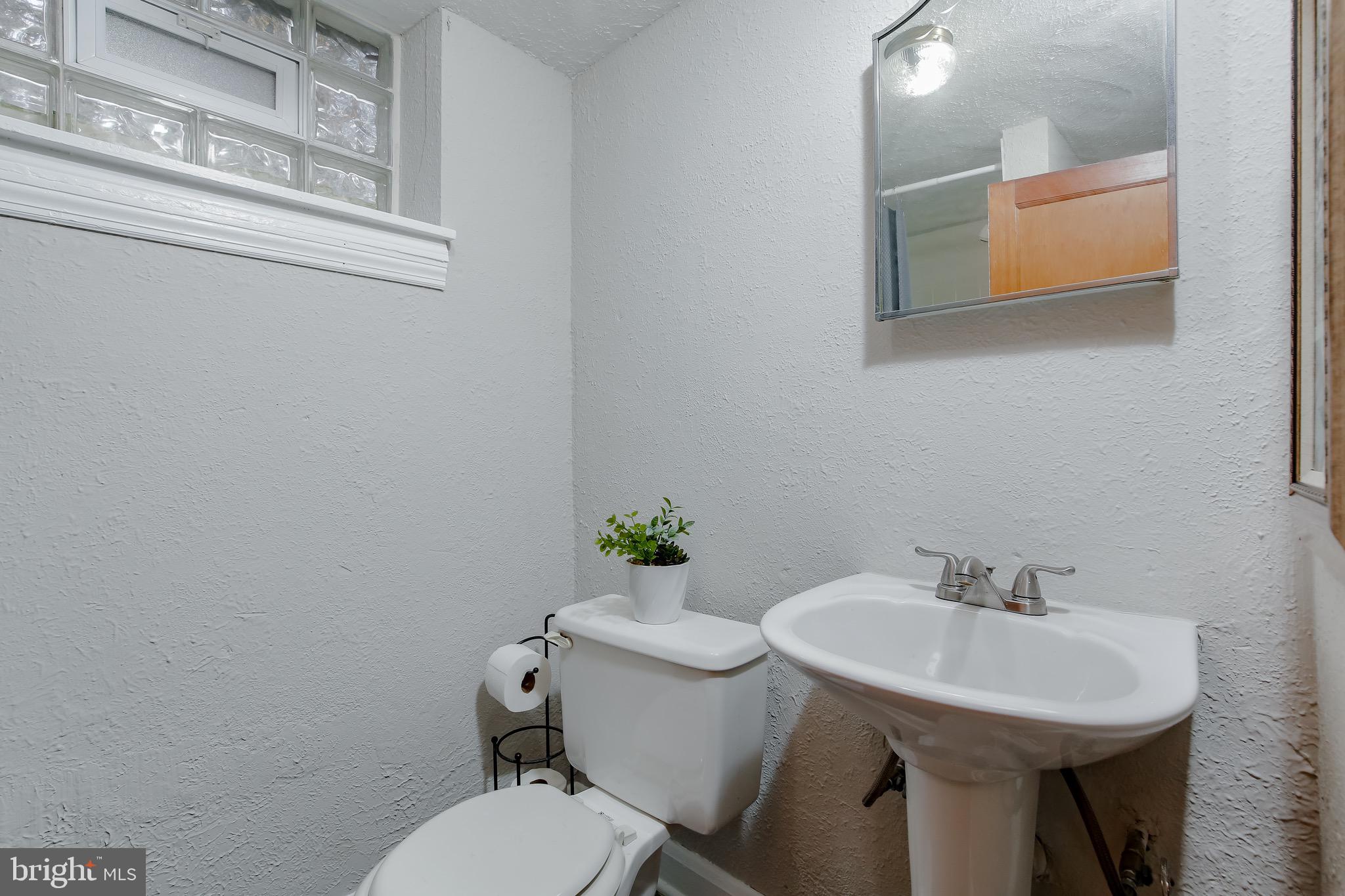 225 Blenheim Road Baltimore, MD 21212 - Photo 29 of 40 Lower level full bath