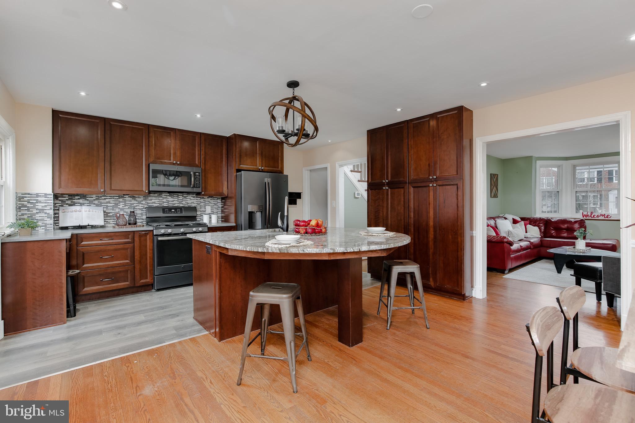 225 Blenheim Road Baltimore, MD 21212 - Photo 10 of 40 Gourmet kitchen w/custom island for dining
