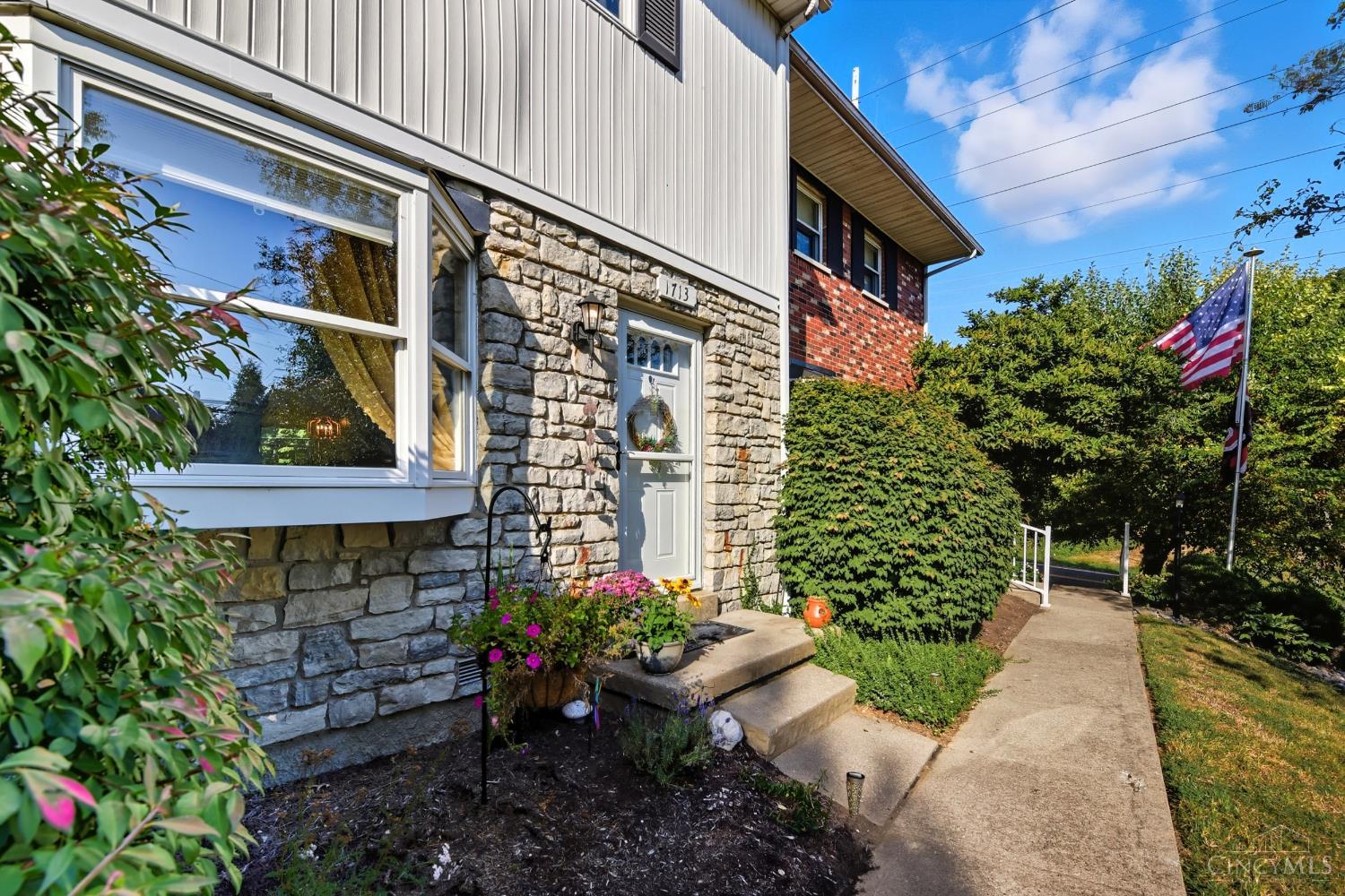 1713 Ebenezer Road Cincinnati, OH 45233 - Photo 2 of 25