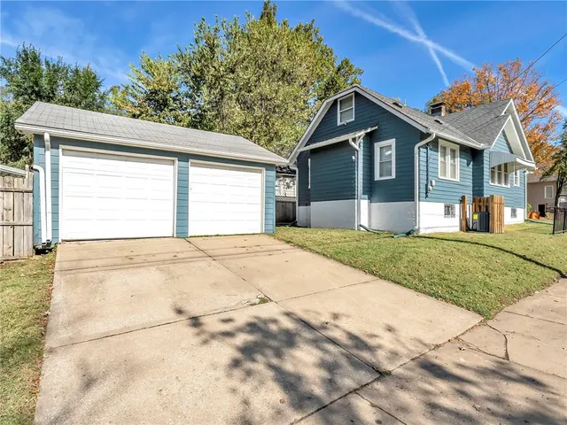 $200,000 | 300 North Oakley Avenue, Kansas City, MO 64123