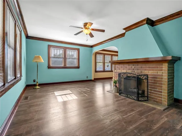 $200,000 | 300 North Oakley Avenue, Kansas City, MO 64123