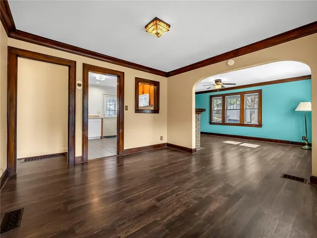 $200,000 | 300 North Oakley Avenue, Kansas City, MO 64123