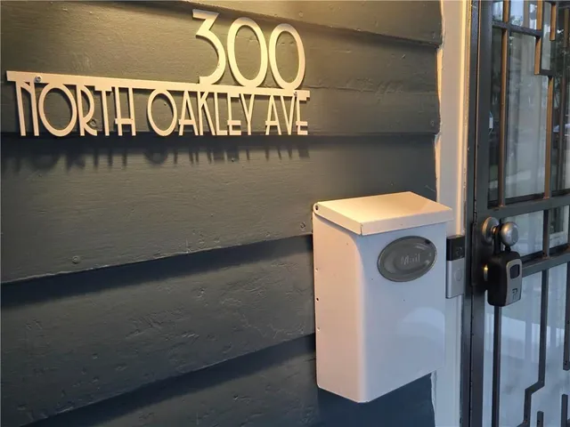 $200,000 | 300 North Oakley Avenue, Kansas City, MO 64123