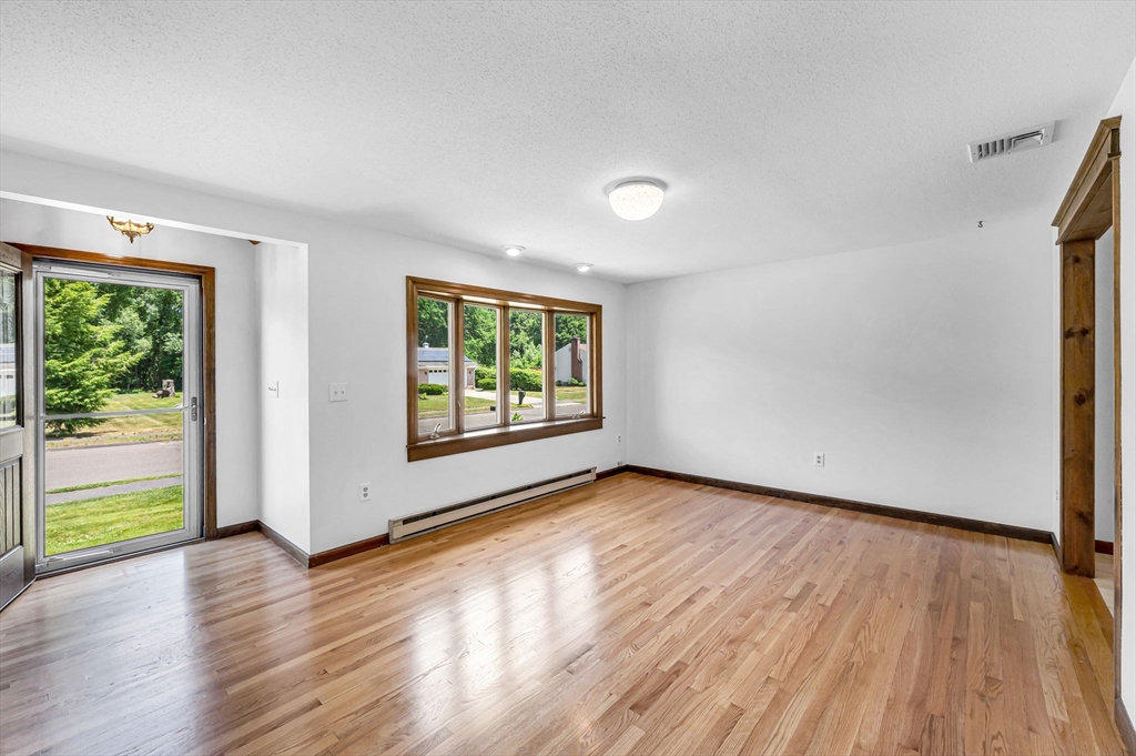 169 Country Road Agawam, MA 01001 - Photo 7 of 41