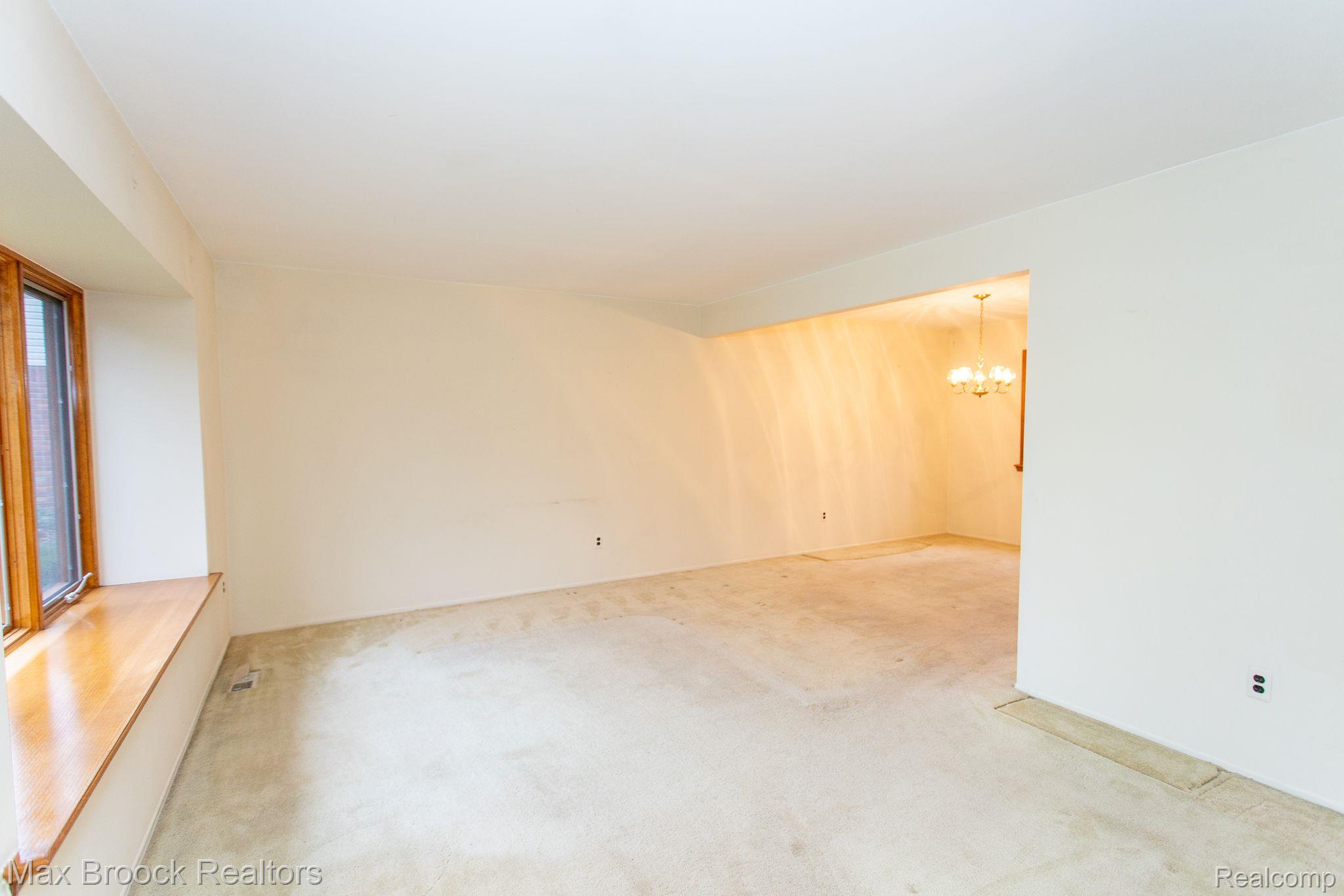 821 Hampton Circle Rochester, MI 48307 - Photo 11 of 60 Gallery Image 11