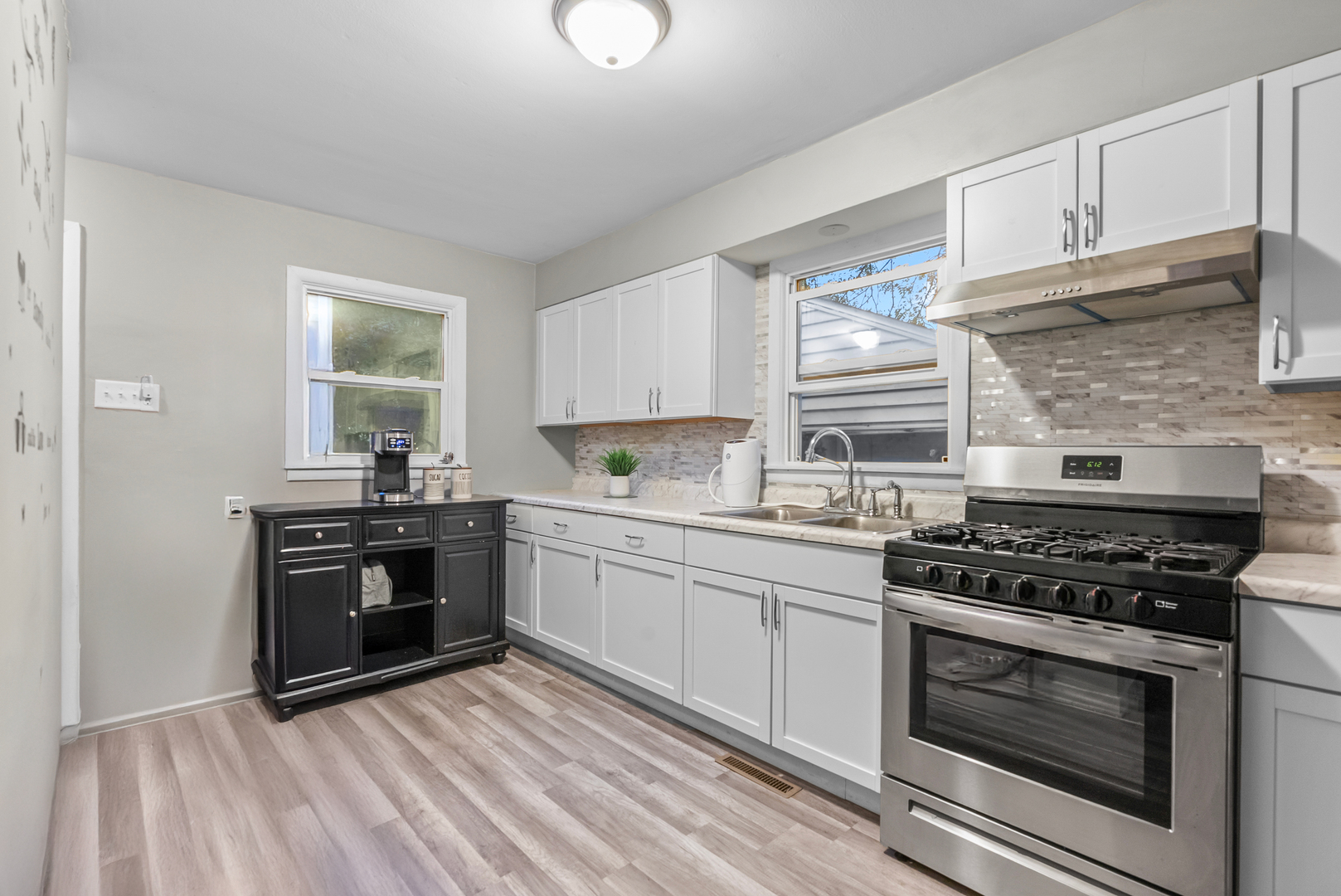 1143 Ridgeway Avenue Aurora, IL 60506 - Photo 11 of 23 Gallery Image 11