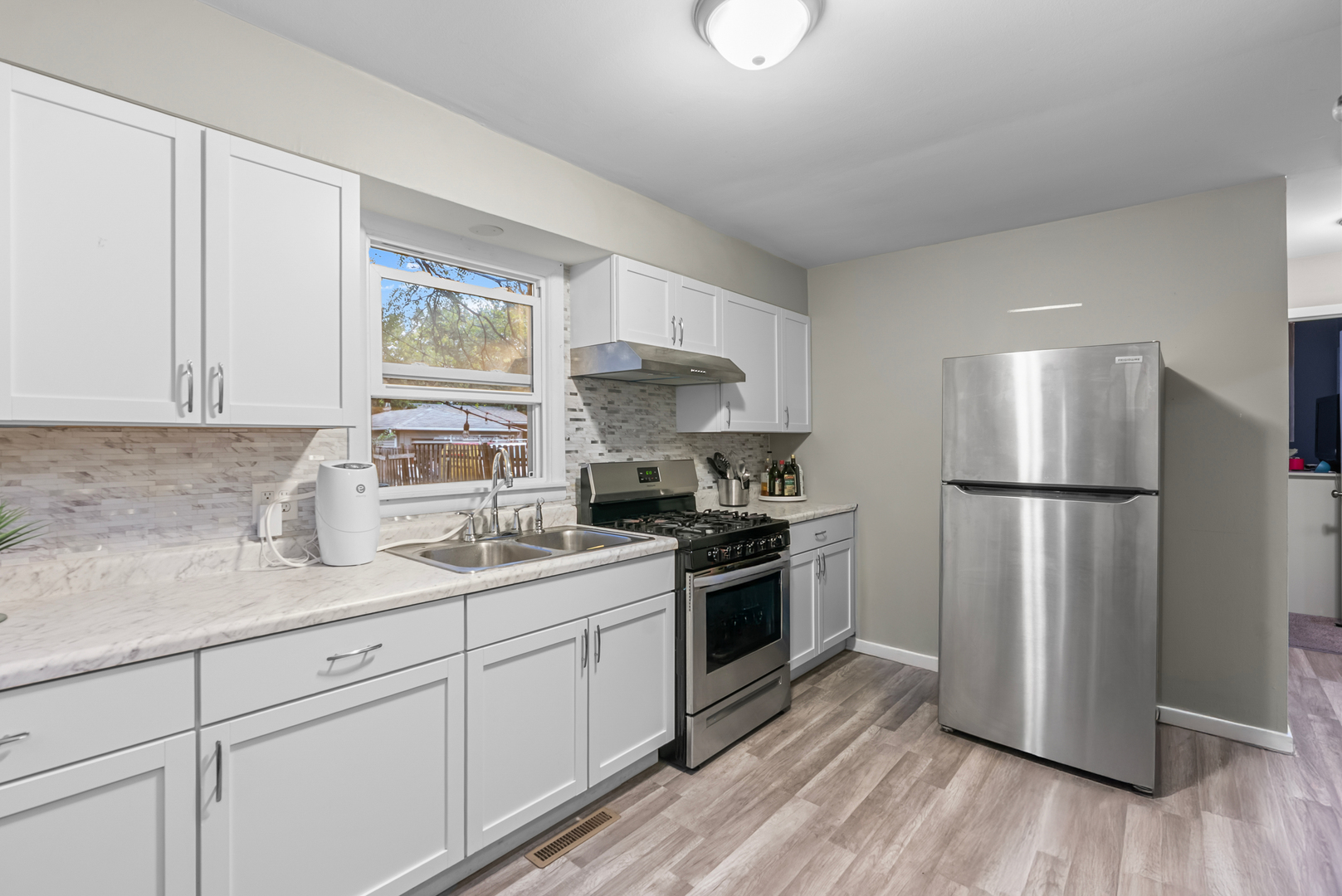 1143 Ridgeway Avenue Aurora, IL 60506 - Photo 12 of 23 Gallery Image 12