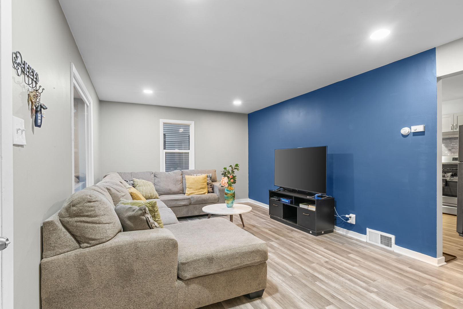 1143 Ridgeway Avenue Aurora, IL 60506 - Photo 7 of 23 Gallery Image 7