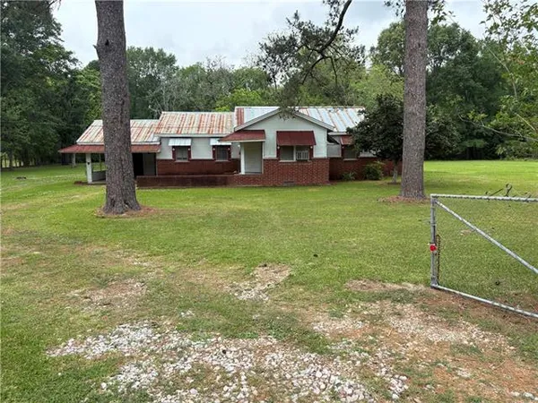 $70,000 | 109 Highway 453, Marksville, LA 71351