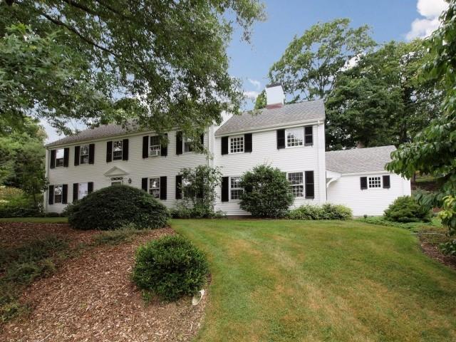 537 Verna Hill Road Fairfield, CT 06824 - Photo 1 of 1