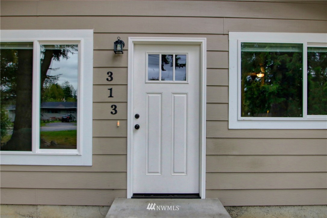 313 F & S Grade Road Sedro-Woolley, WA 98284 - Photo 2 of 28 Gallery Image 2