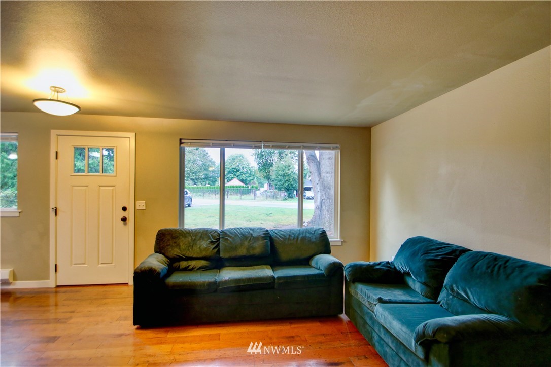 313 F & S Grade Road Sedro-Woolley, WA 98284 - Photo 4 of 28 Gallery Image 4