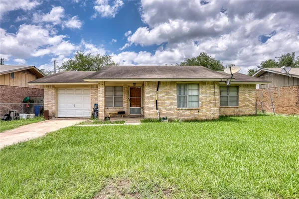 $132,500 | 202 Canyonview Drive, George West, TX 78022