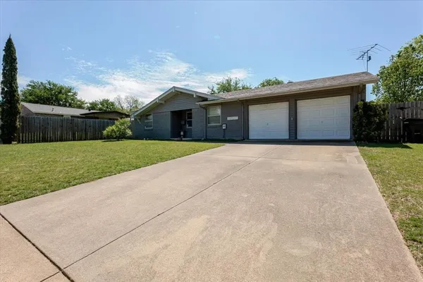 $240,000 | 711 Shelmar Drive, Euless, TX 76039