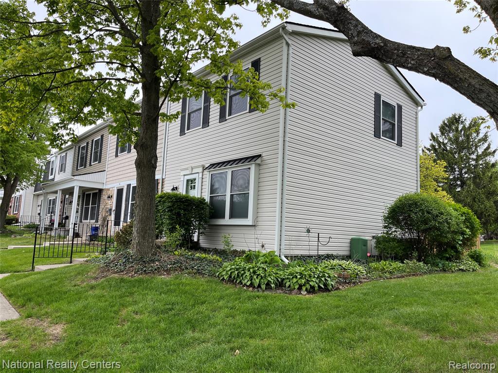 1200 Marseille Court, Unit 101 Rochester, MI 48307 - Photo 2 of 18