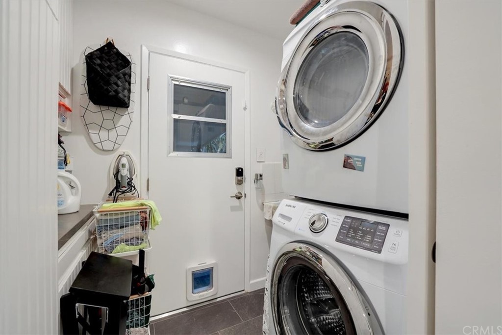 13040 Delano Street Van Nuys, CA 91401 - Photo 36 of 64 a view of livingroom with washer and dryer