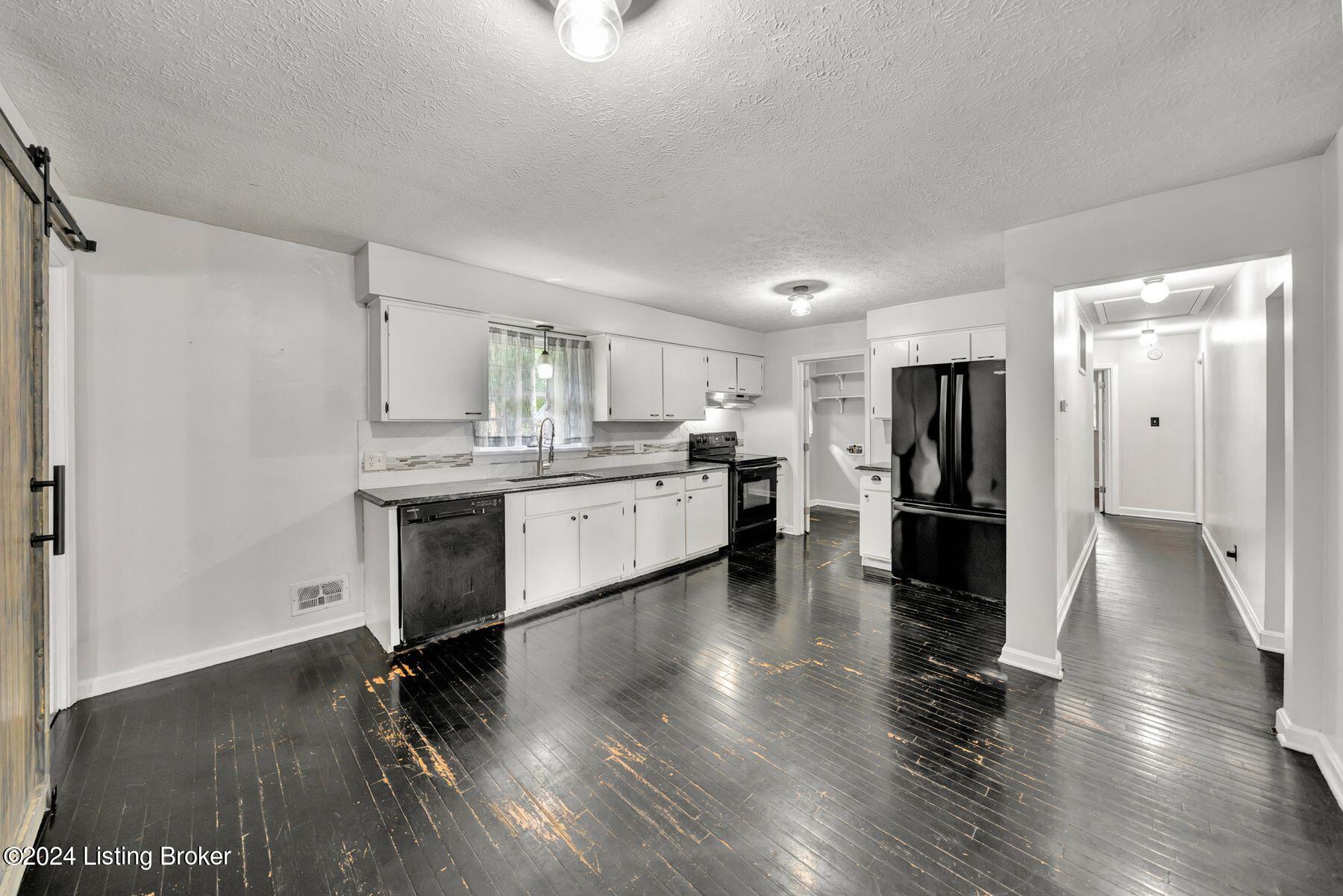 3423 Olive Road Louisville, KY 40219 - Photo 11 of 40 photo_online_009