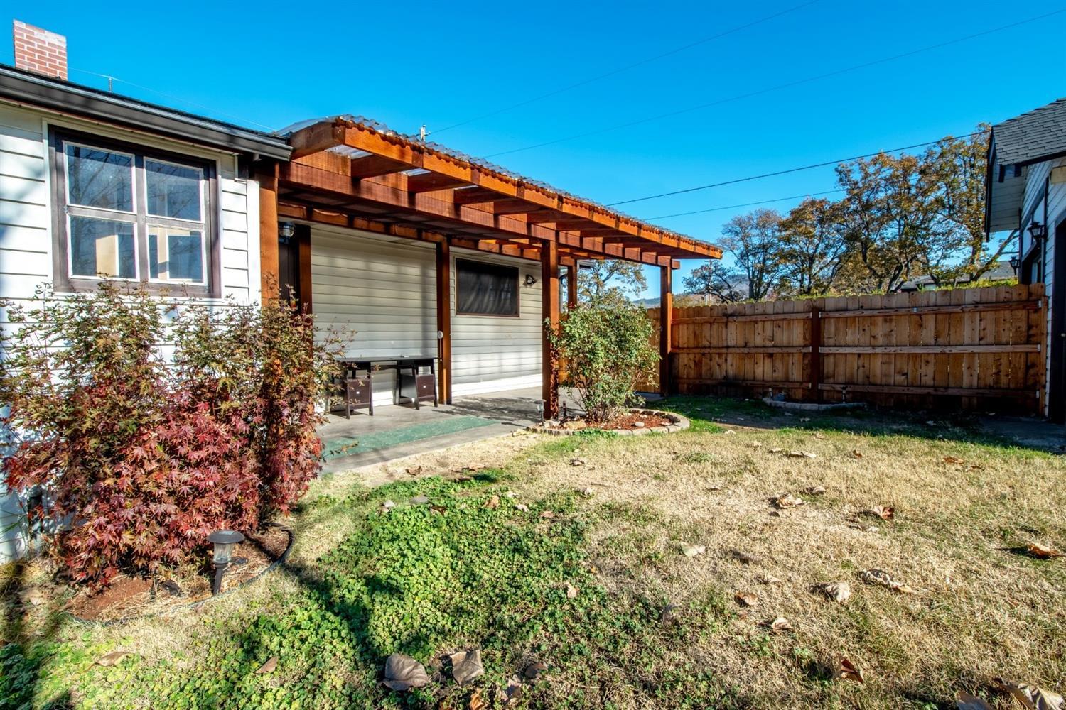 1498 Spring Street Medford, OR 97504 - Photo 9 of 24 Additional Photo