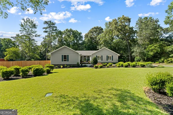 $310,000 | 302 Smoke Rise Drive, Warner Robins, GA 31088