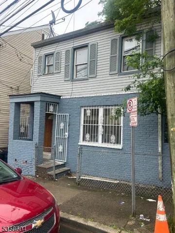 $2,450 | 10 Mary Street, Paterson, NJ 07503
