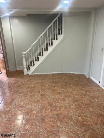 $2,450 | 10 Mary Street, Paterson, NJ 07503