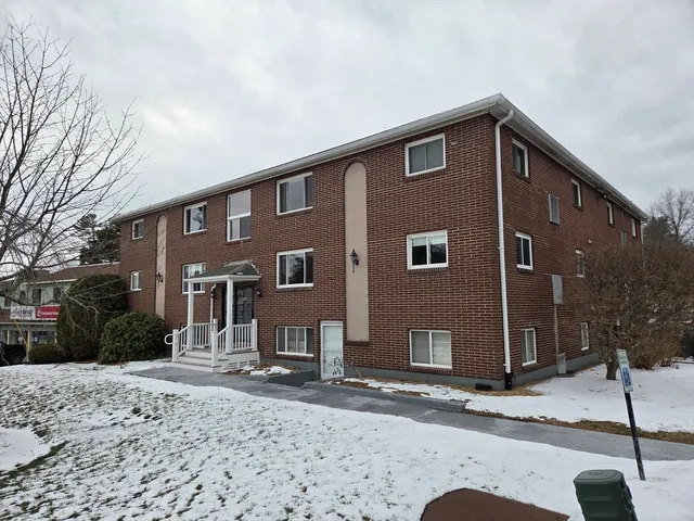 $2,300 | 586 Boston Post Road East, Unit 6, Marlborough, MA 01752