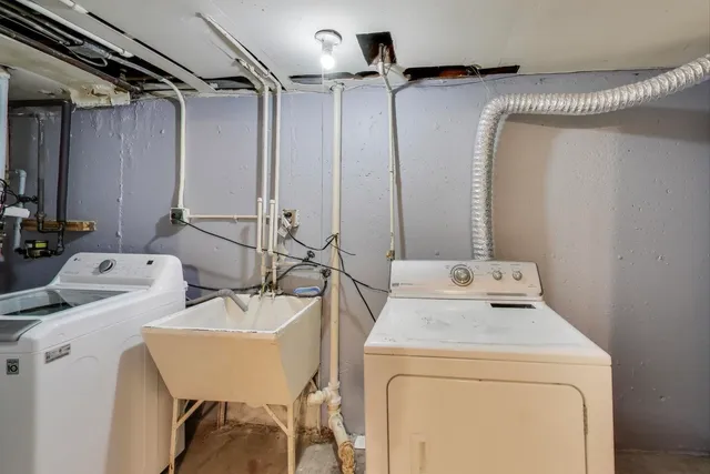 $359,000 | 9454 Potter Road, Des Plaines, IL 60016