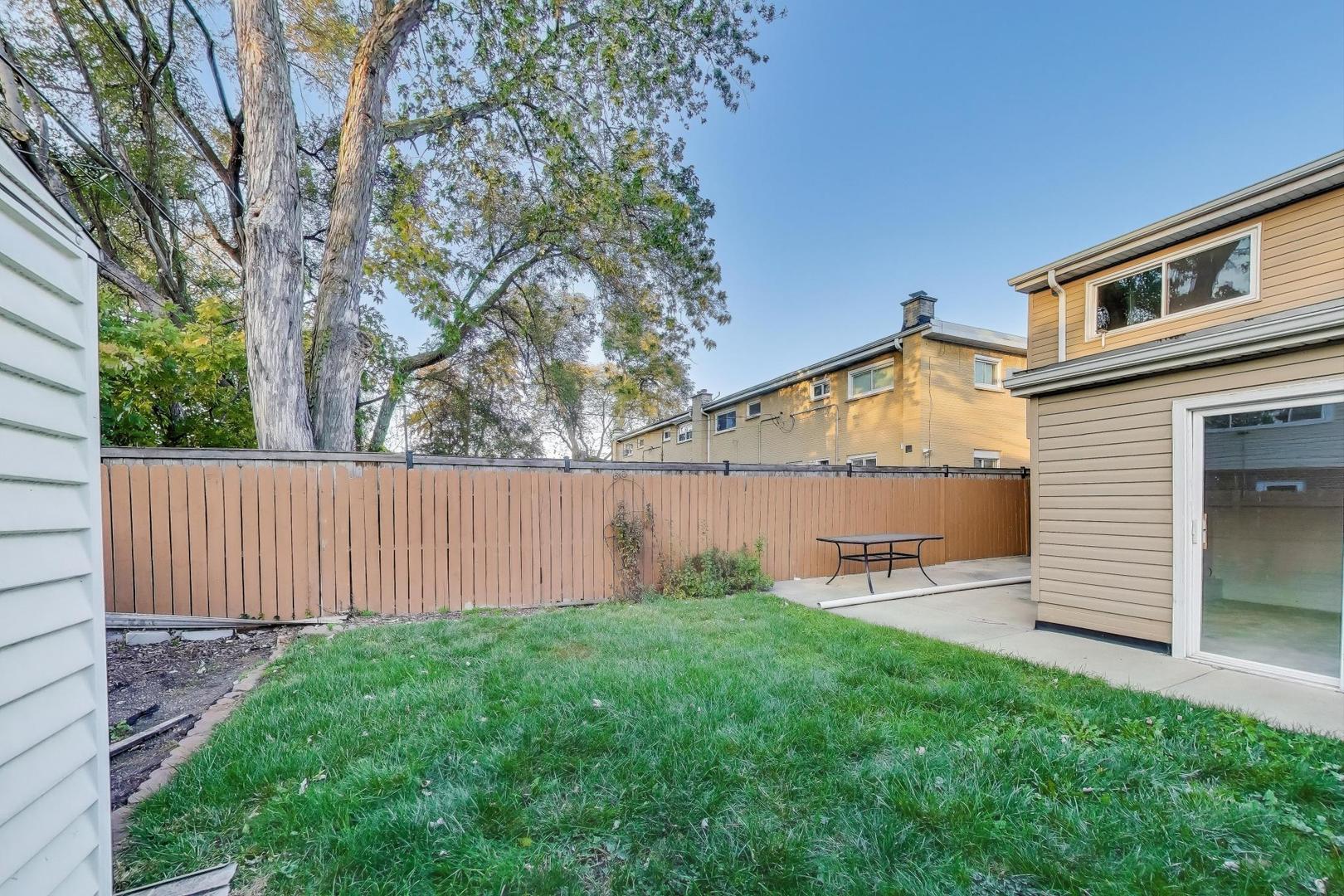9454 Potter Road Des Plaines, IL 60016 - Photo 29 of 33 a view of backyard with green space