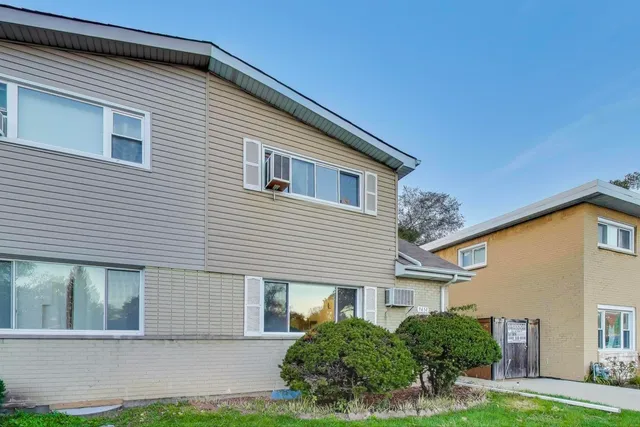 $359,000 | 9454 Potter Road, Des Plaines, IL 60016