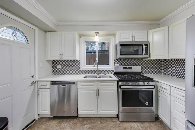 $359,000 | 9454 Potter Road, Des Plaines, IL 60016