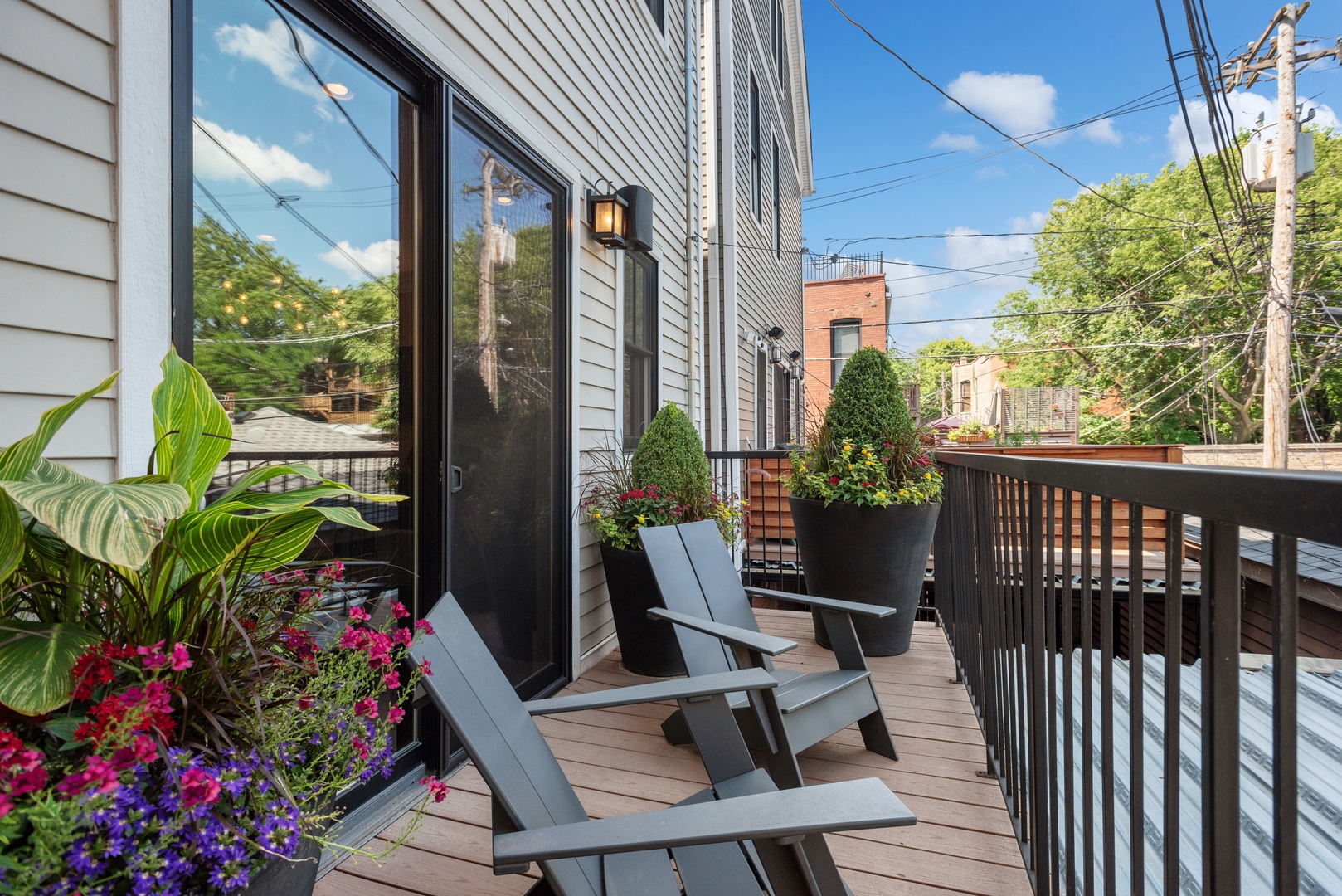 2413 North Orchard Street Chicago, IL 60614 - Photo 10 of 33 a view of a balcony with chairs