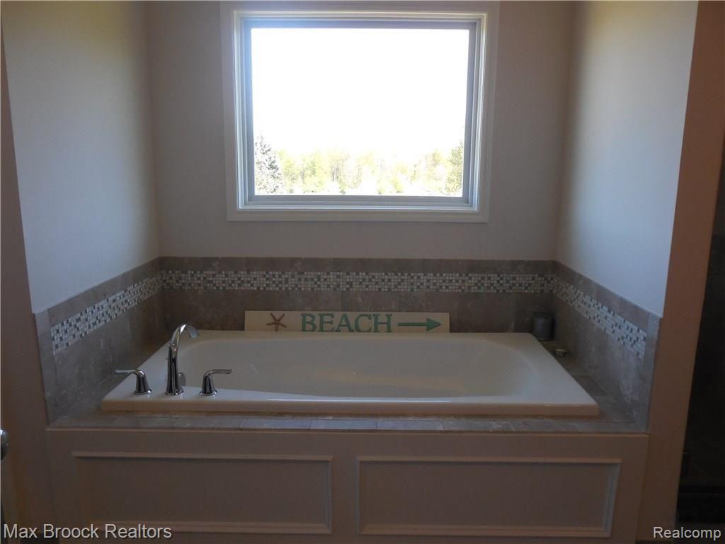 5609 Fox Ridge Drive Clarkston, MI 48348 - Photo 26 of 35 2017-05-09 09.14