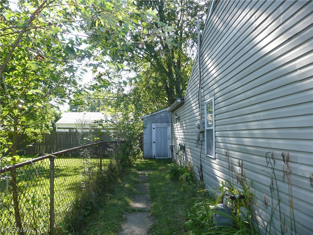 416 Harcourt Road Vermilion, OH 44089 - Photo 2 of 8 Gallery Image 2