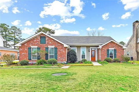 $429,000 | 1724 Lake Michigan Drive, Harvey, LA 70058