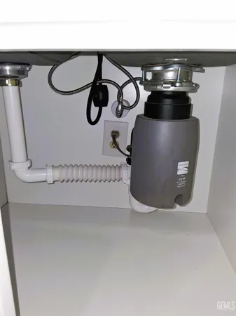 a close view of light fixtures and a mirror