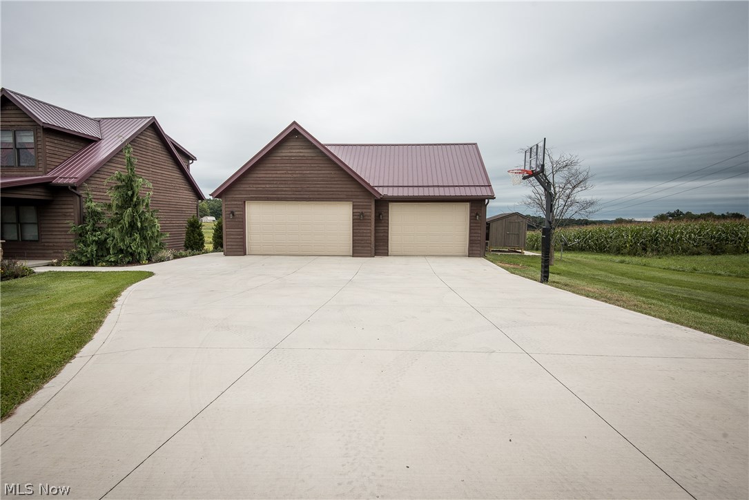 6144 Smith Road Southwest Navarre, OH 44662 - Photo 3 of 35 38 x 24 garage with 20 x 12 walk up storage