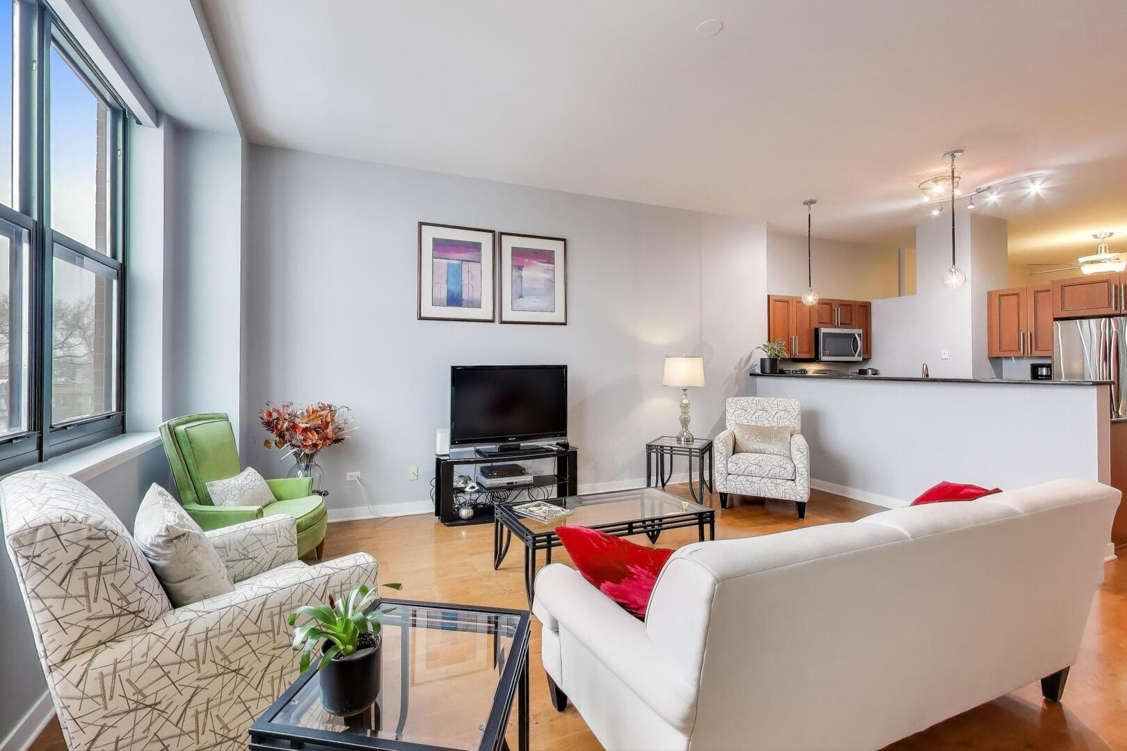 3140 North Sheffield Avenue, Unit 504 Chicago, IL 60657 - Photo 3 of 18