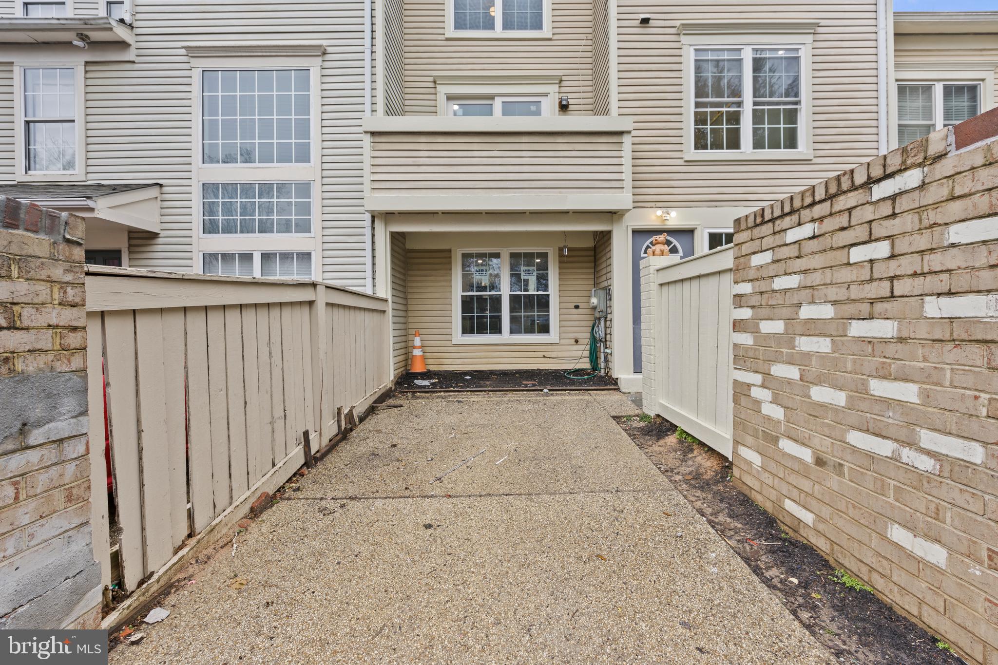 8705 Ferrysburg Way Gaithersburg, MD 20886 - Photo 37 of 38 Private driveway
