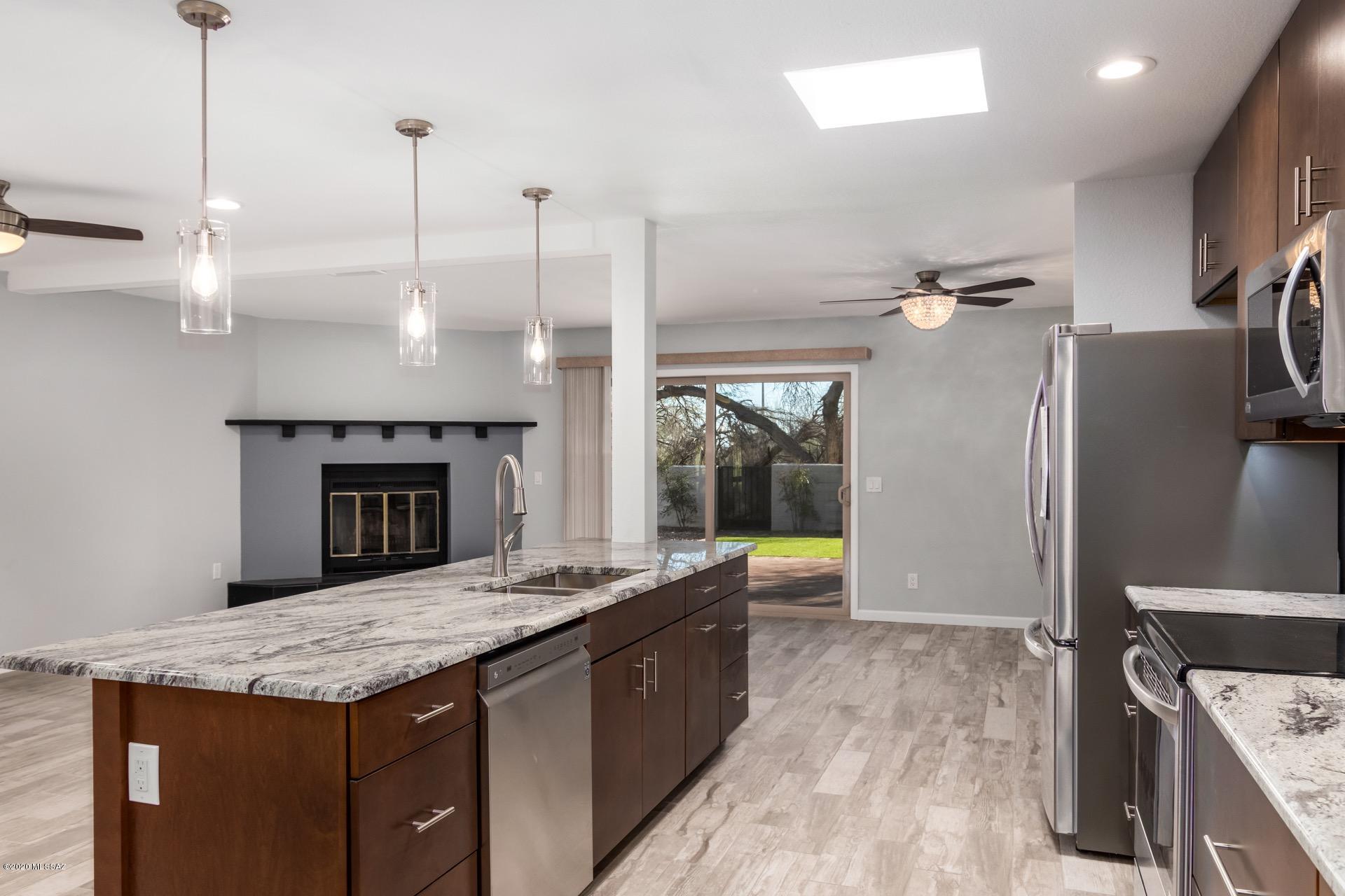 4551 North Mountain Quail Road Tucson, AZ 85750 - Photo 12 of 26
