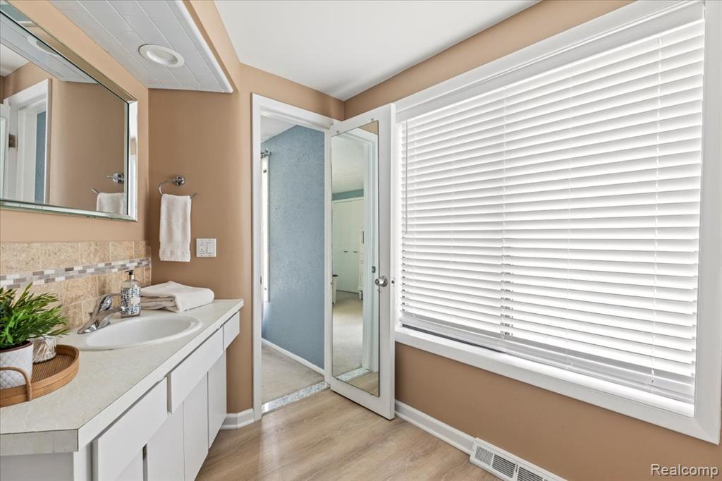 2689 Roseview Drive Rochester Hills, MI 48306 - Photo 32 of 74