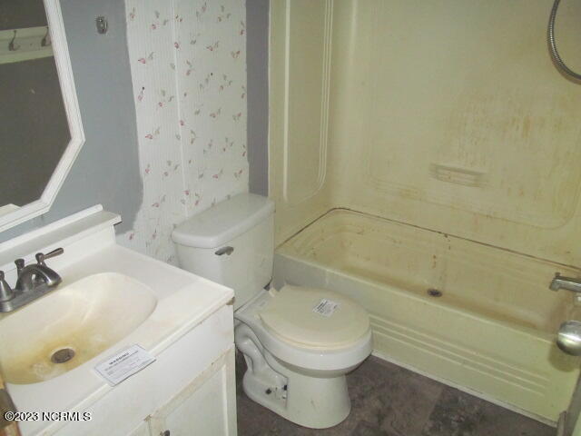 235 Shore Road Newport, NC 28570 - Photo 14 of 18 Bathroom