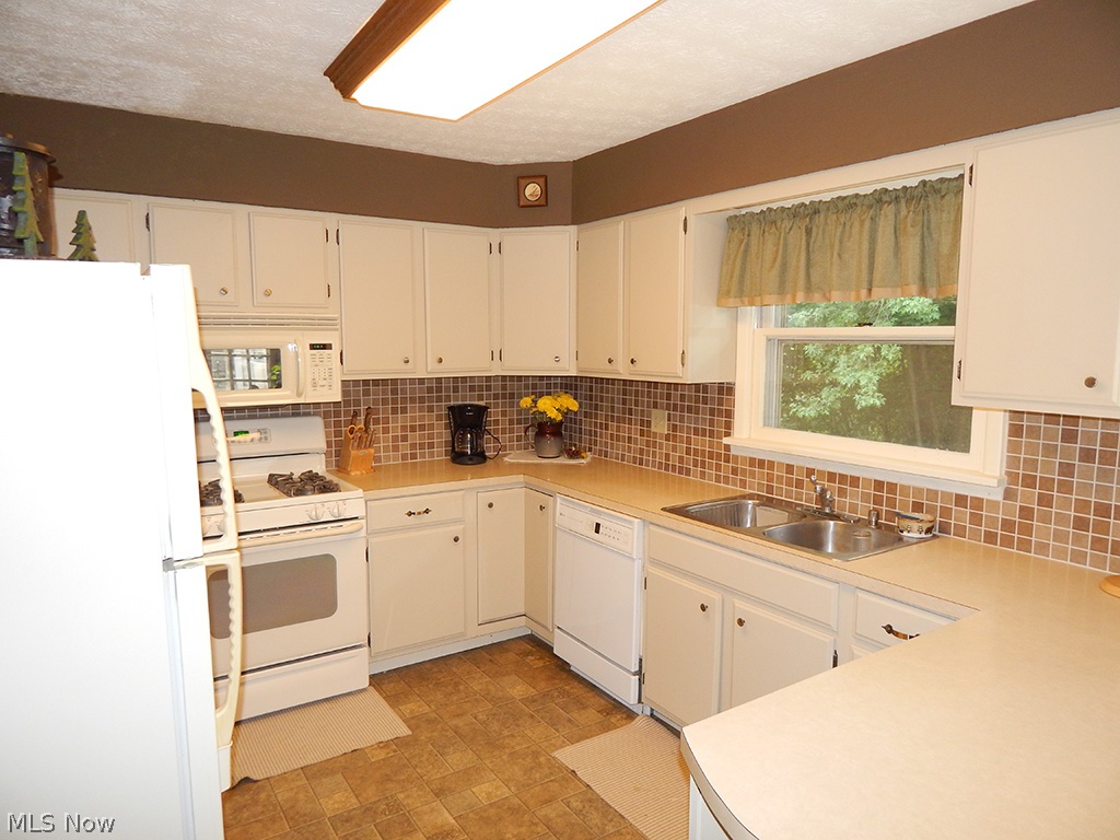 4390 Copley Road Akron, OH 44321 - Photo 4 of 25
