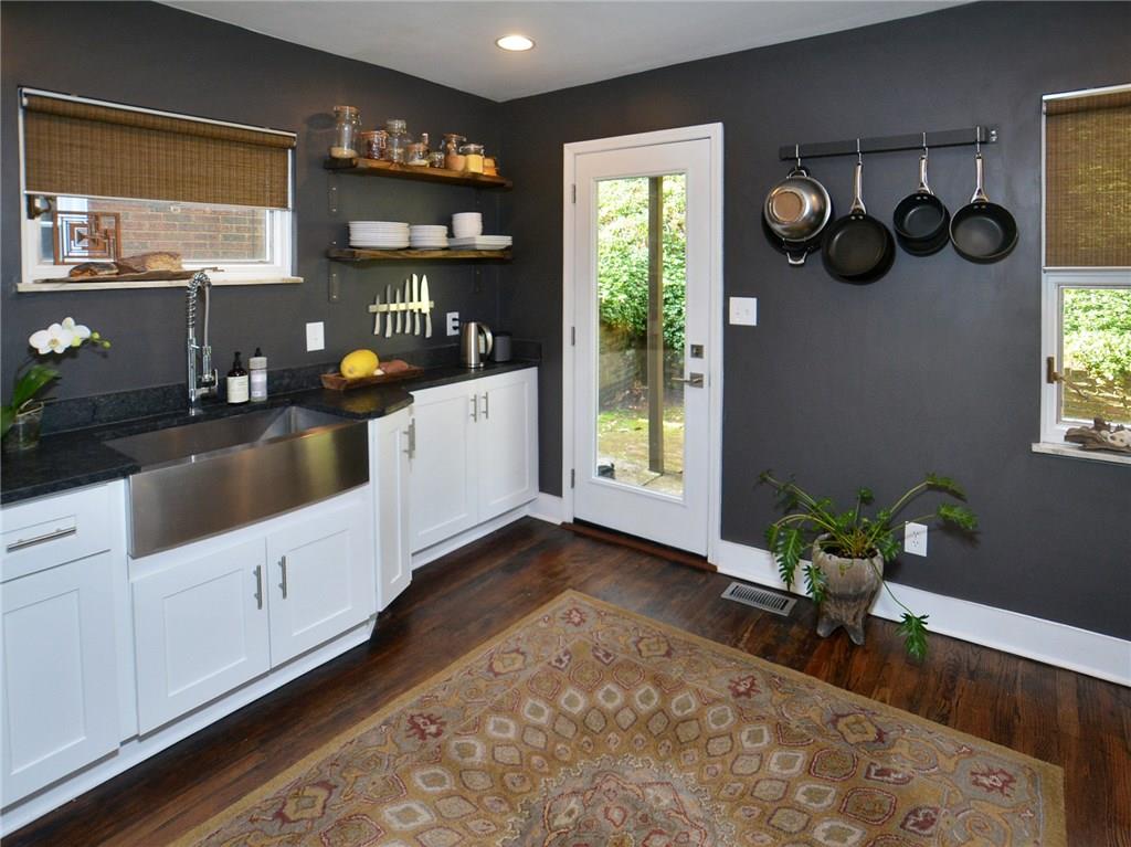 620 Cascade Road Forest Hills, PA 15221 - Photo 3 of 25 Gallery Image 3
