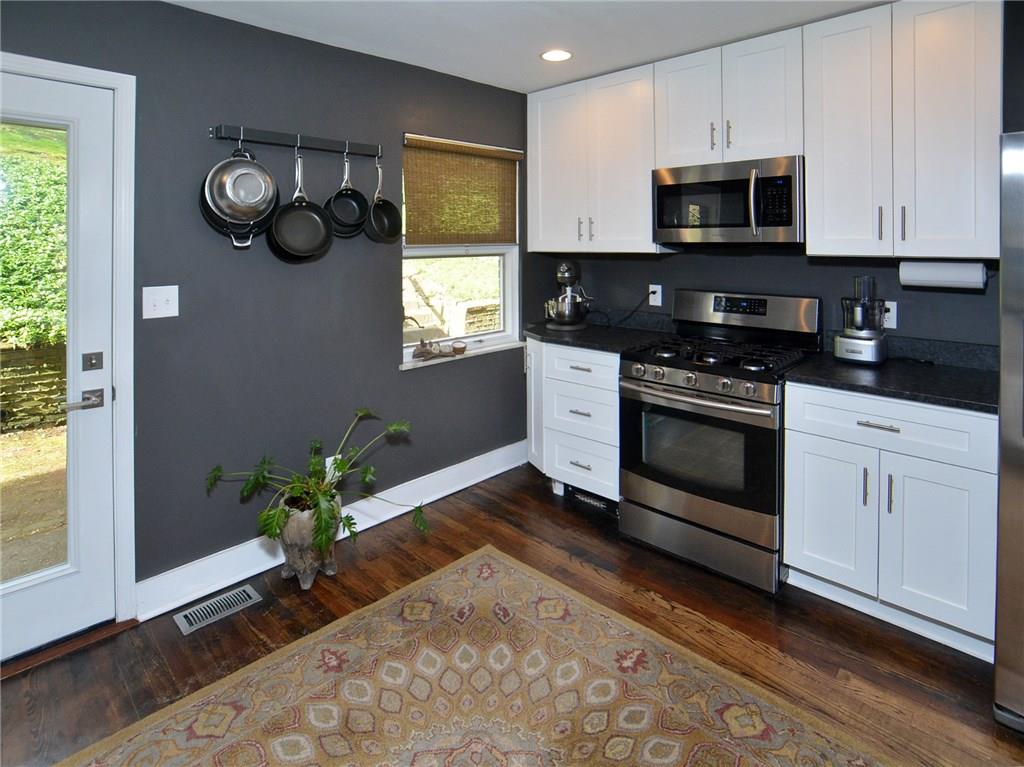 620 Cascade Road Forest Hills, PA 15221 - Photo 4 of 25 Gallery Image 4