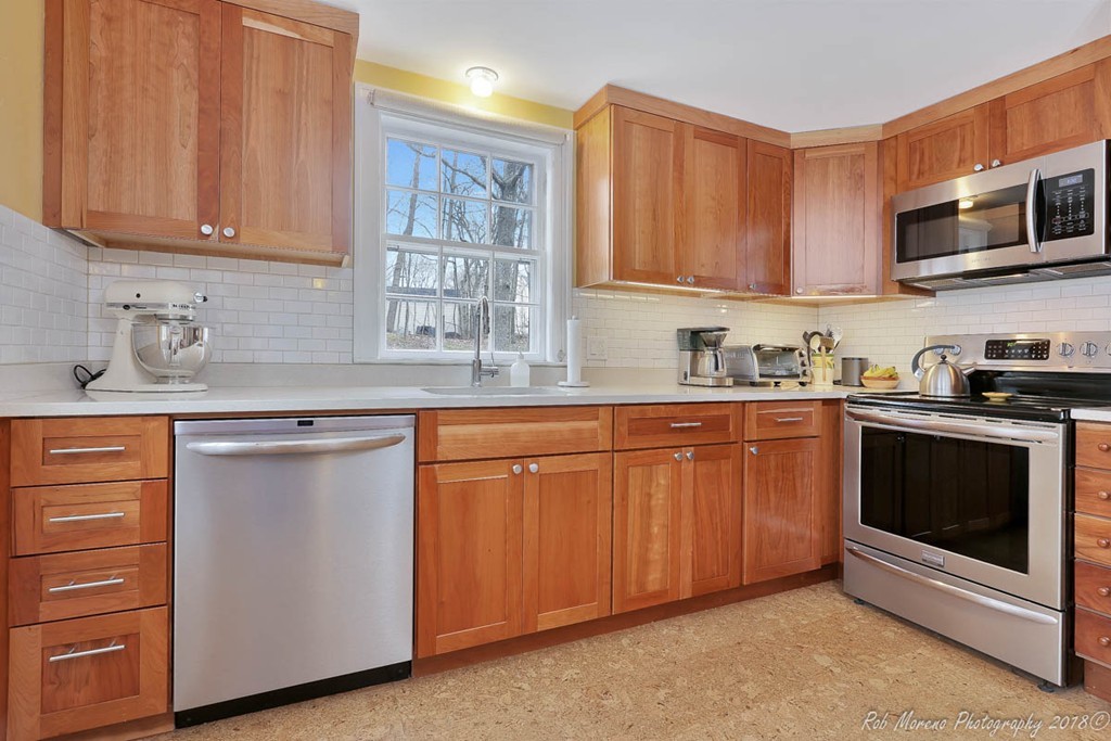 40 Tennyson Road Reading, MA 01867 - Photo 3 of 23 Gallery Image 3