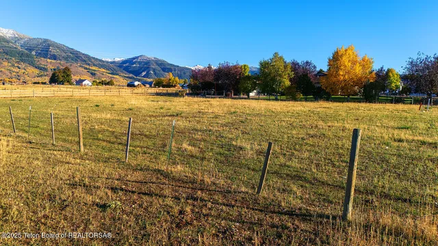 $180,000 | 3-4 County Road 122, Bedford, WY 83112