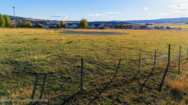 $180,000 | 3-4 County Road 122, Bedford, WY 83112